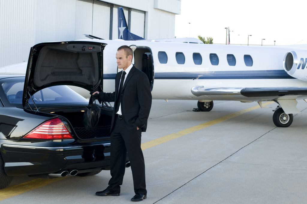 bigstock_Traveling_Businessman_mala
