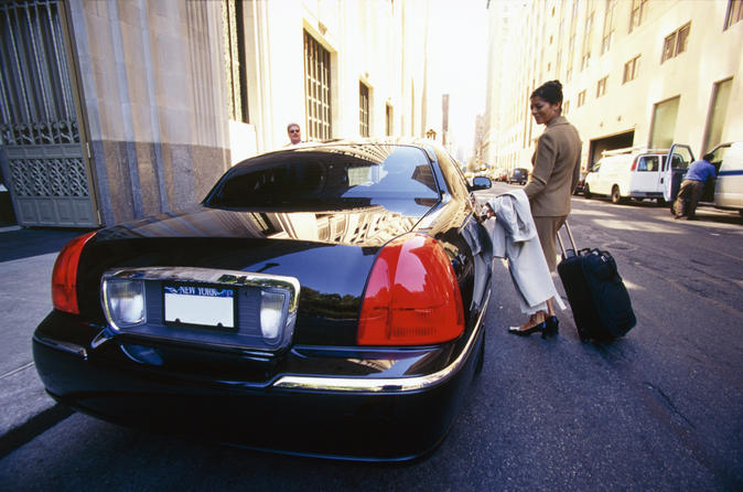 private-arrival-transfer-montreal-airport-to-hotel-in-montreal-154221